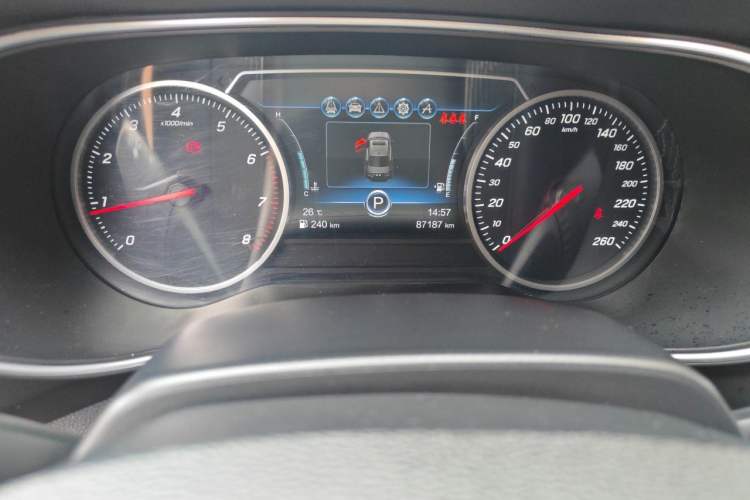 Used Hongqi H5 2019 30TD Dynamic Edition Odometer Close Up