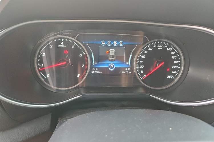 Used Hongqi H5 2019 30TD Dynamic Edition Odometer Close Up