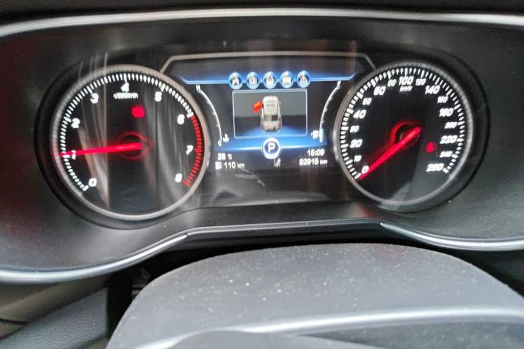 Used Hongqi H5 2019 30TD Dynamic Edition Odometer Close Up