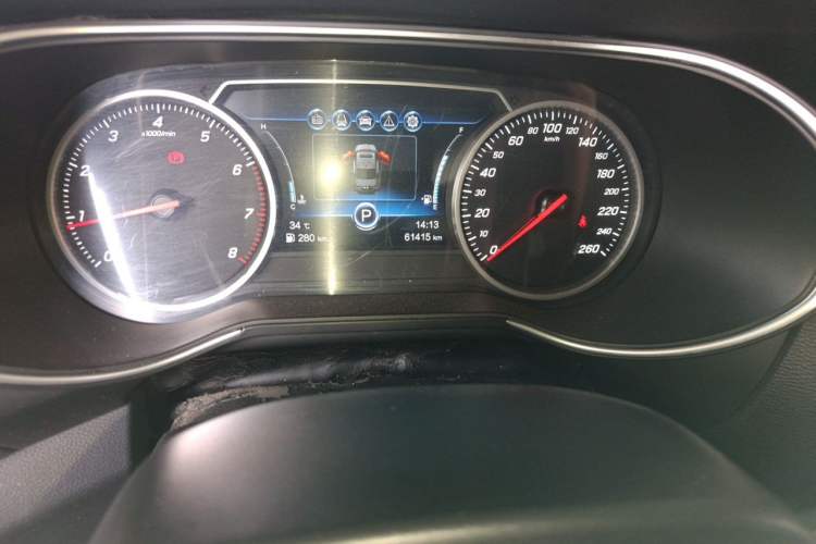Used Hongqi H5 2019 30TD Dynamic Edition Odometer Close Up