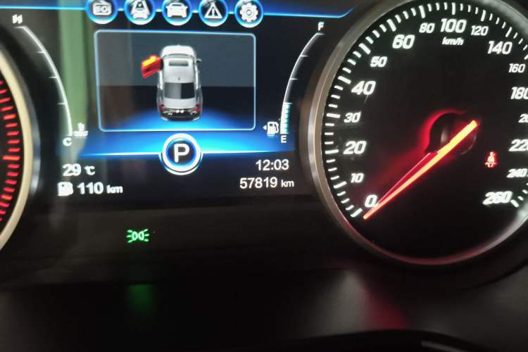 Used Hongqi H5 2019 30TD Dynamic Edition Odometer Close Up