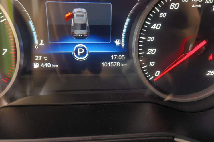 Used Hongqi H5 2019 30TD Dynamic Edition Odometer Close Up