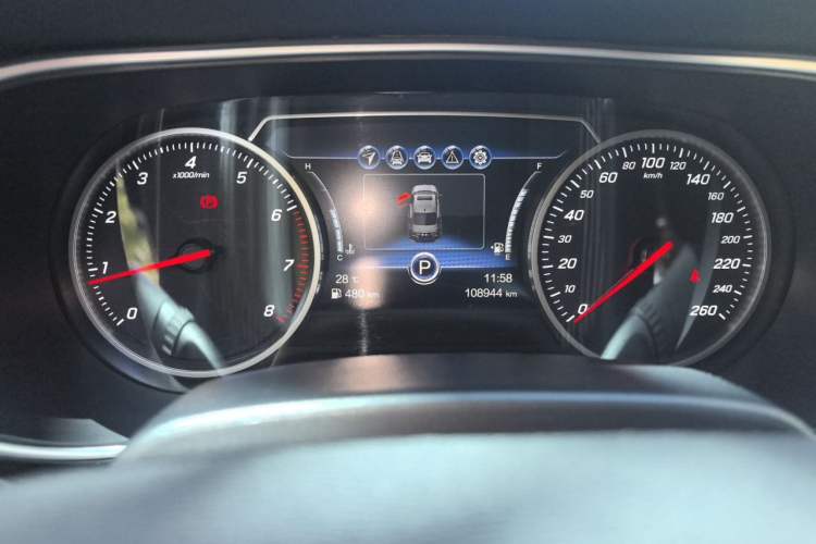 Used Hongqi H5 2019 30TD Smart Connect Dynamic Edition Odometer Close Up