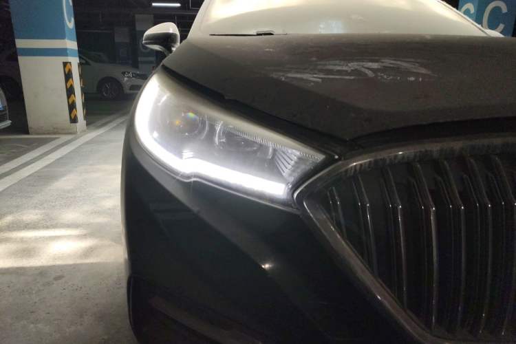 Used Hongqi H5 2019 30TD Smart Connect Dynamic Edition Right Front Headlight