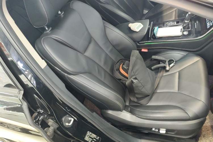 Used Hongqi H5 2019 30TD Smart Connect Dynamic Edition Right Front Seat