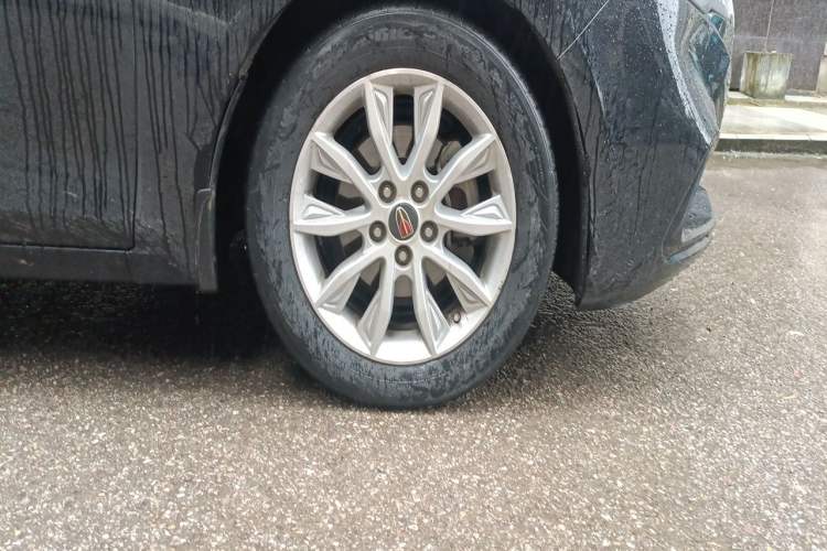 Used Hongqi H5 2019 30TD Dynamic Edition Right Front Wheel Hub
