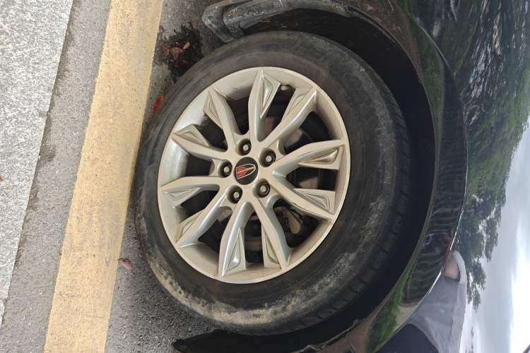Used Hongqi H5 2019 30TD Dynamic Edition Right Front Wheel Hub
