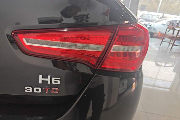 Used Hongqi H5 2019 30TD Dynamic Edition Right Rear Taillight