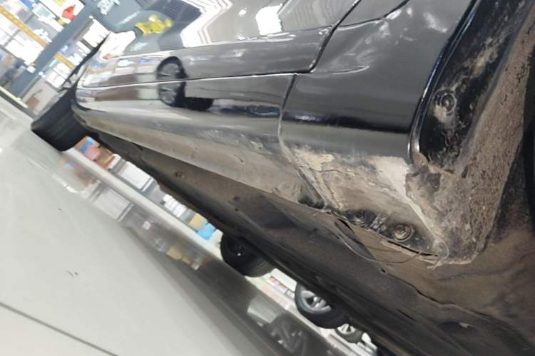 Used Hongqi H5 2019 30TD Smart Connect Dynamic Edition Right Side Sill