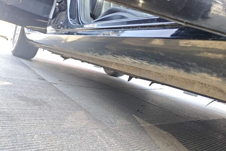 Used Hongqi H5 2019 30TD Dynamic Edition Right Side Sill
