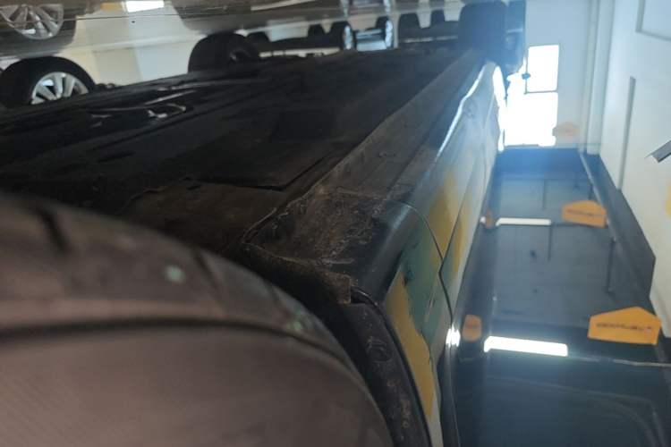 Used Hongqi H5 2019 30TD Dynamic Edition Right Side Sill