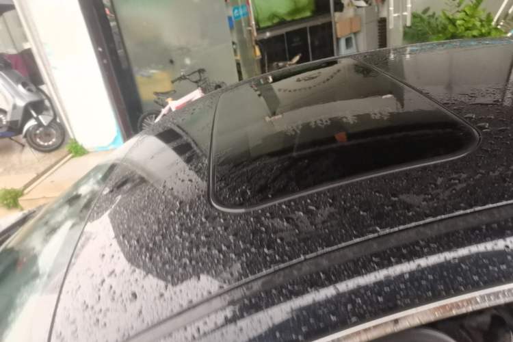 Used Hongqi H5 2019 30TD Dynamic Edition Roof