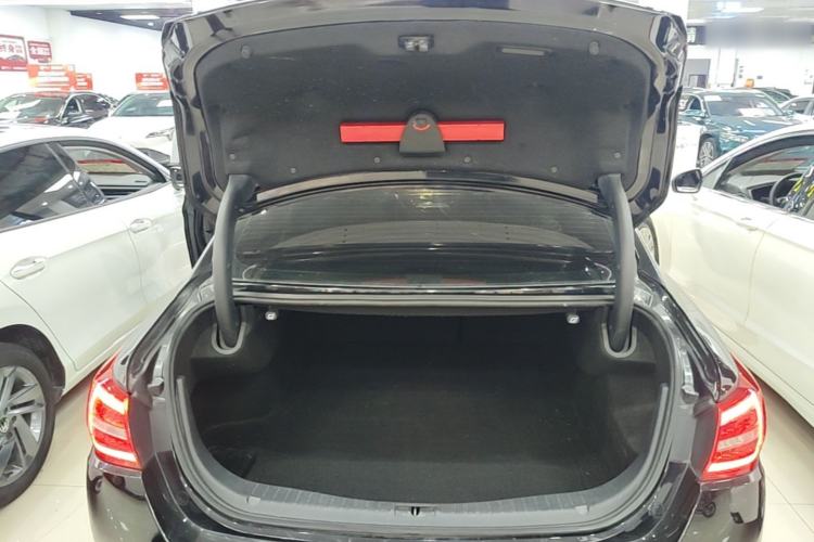 Used Hongqi H5 2019 30TD Smart Connect Dynamic Edition Trunk