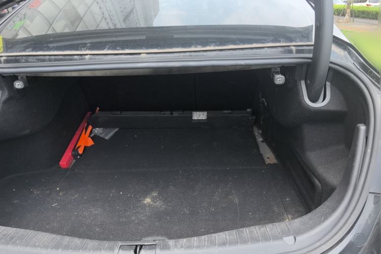 Used Hongqi H5 2019 30TD Dynamic Edition Trunk