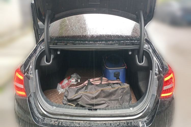 Used Hongqi H5 2019 30TD Dynamic Edition Trunk
