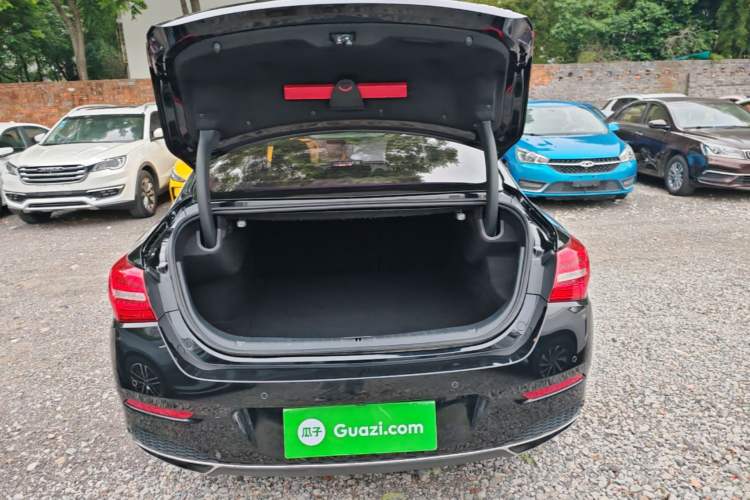 Used Hongqi H5 2019 30TD Smart Connect Dynamic Edition Trunk
