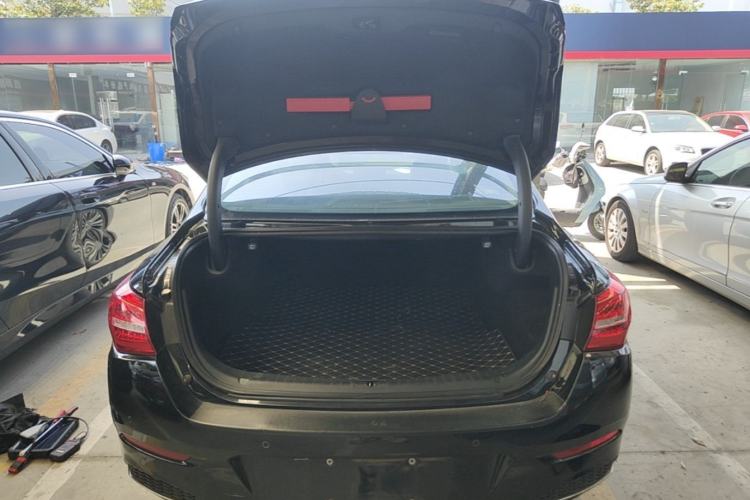 Used Hongqi H5 2019 30TD Dynamic Edition Trunk