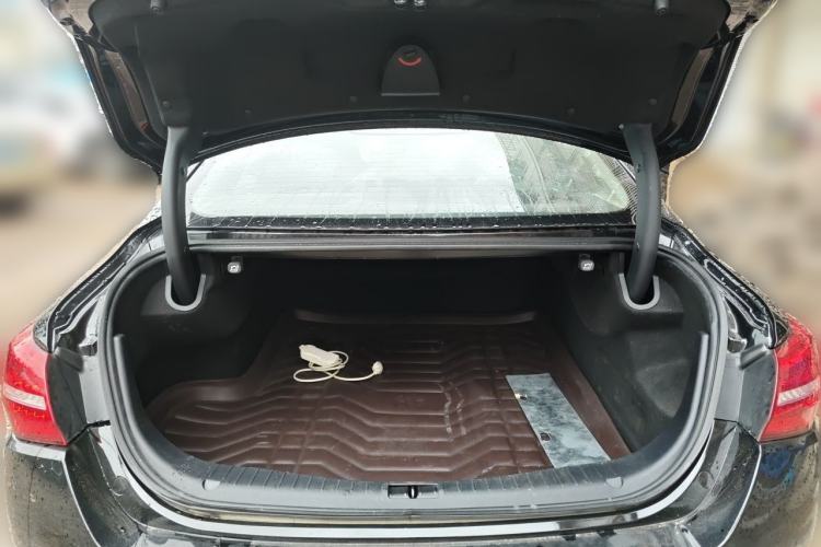 Used Hongqi H5 2019 30TD Dynamic Edition Trunk