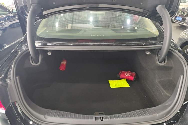Used Hongqi H5 2019 30TD Dynamic Edition Trunk