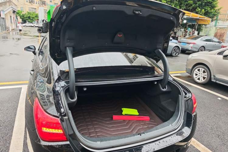 Used Hongqi H5 2019 30TD Smart Connect Dynamic Edition Trunk