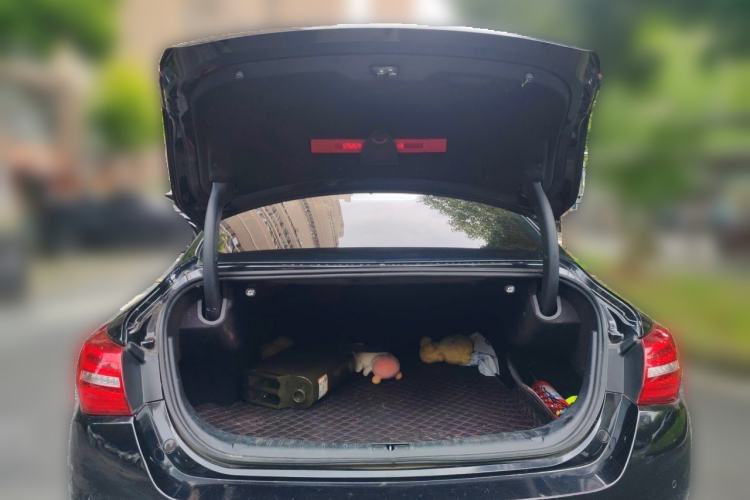 Used Hongqi H5 2019 30TD Smart Connect Dynamic Edition Trunk