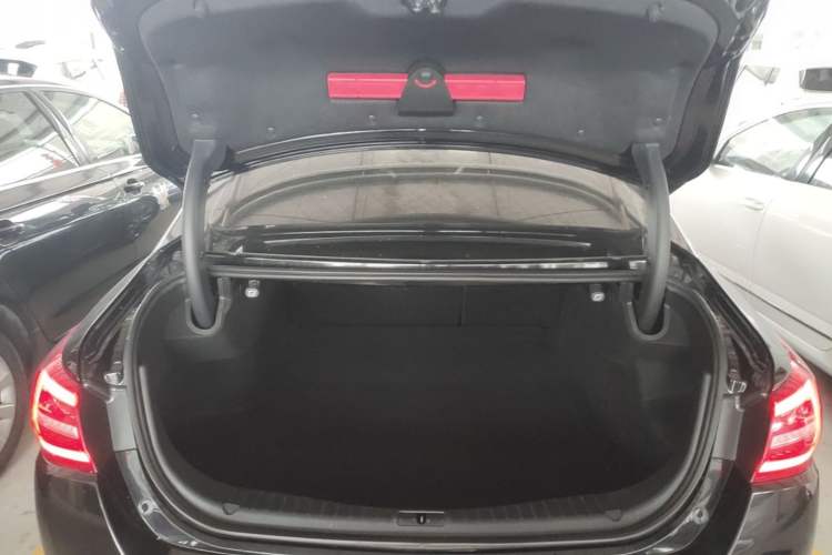 Used Hongqi H5 2019 30TD Dynamic Edition Trunk