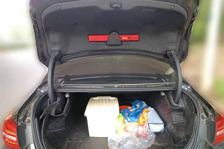 Used Hongqi H5 2019 30TD Dynamic Edition Trunk