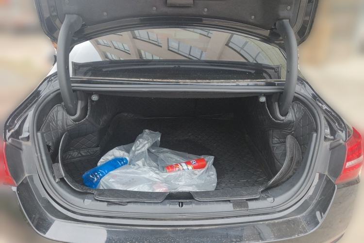 Used Hongqi H5 2019 30TD Smart Connect Dynamic Edition Trunk