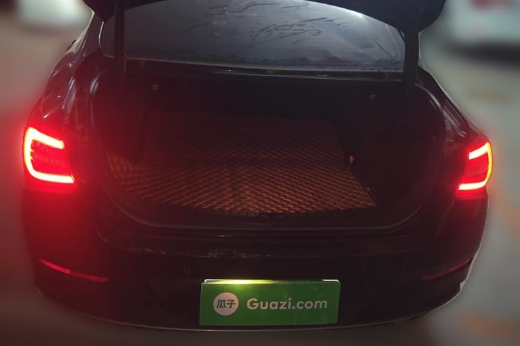 Used Hongqi H5 2019 30TD Dynamic Edition Trunk