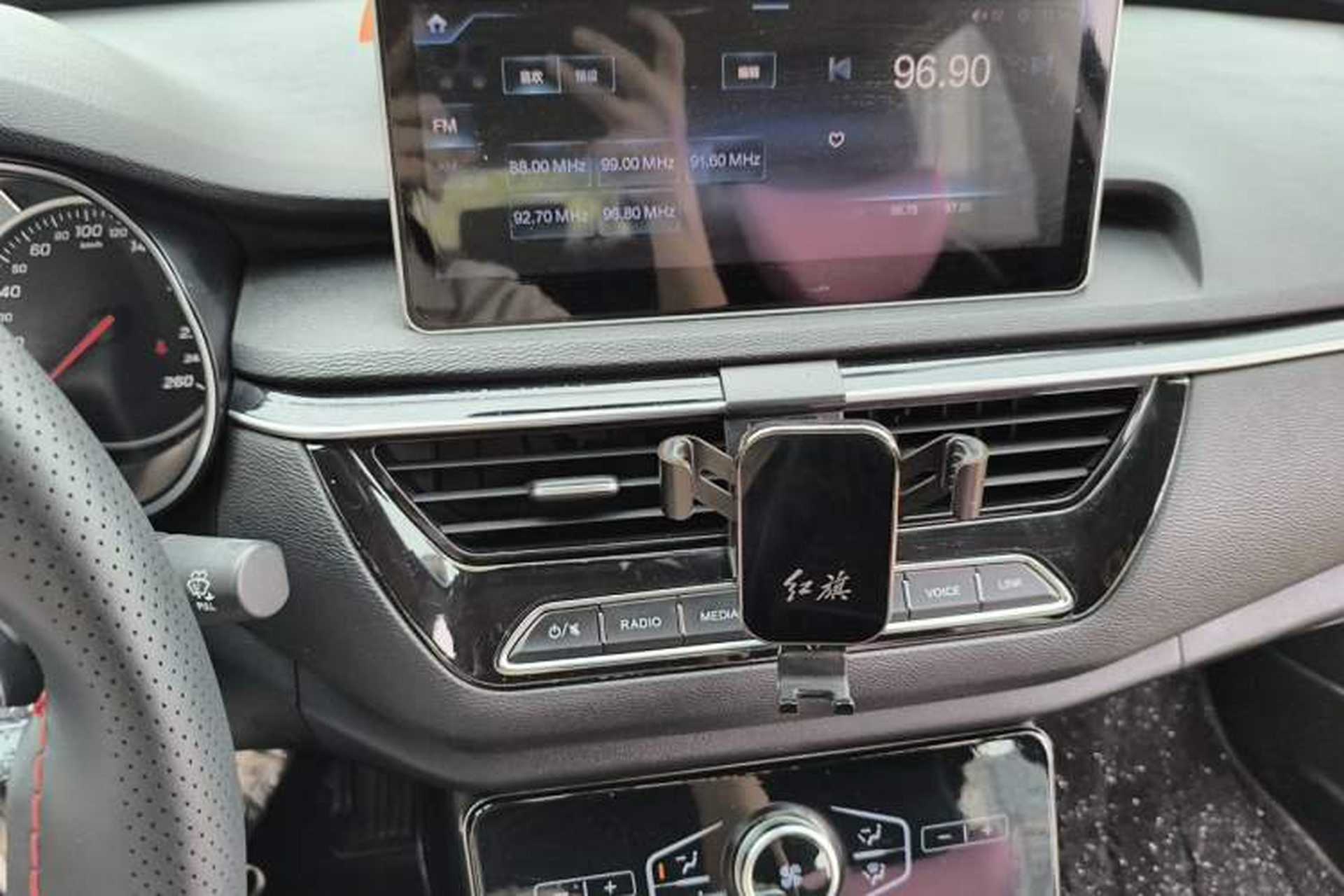 Used Hongqi H5 2019 30TD Dynamic Edition Audio And AC Panel