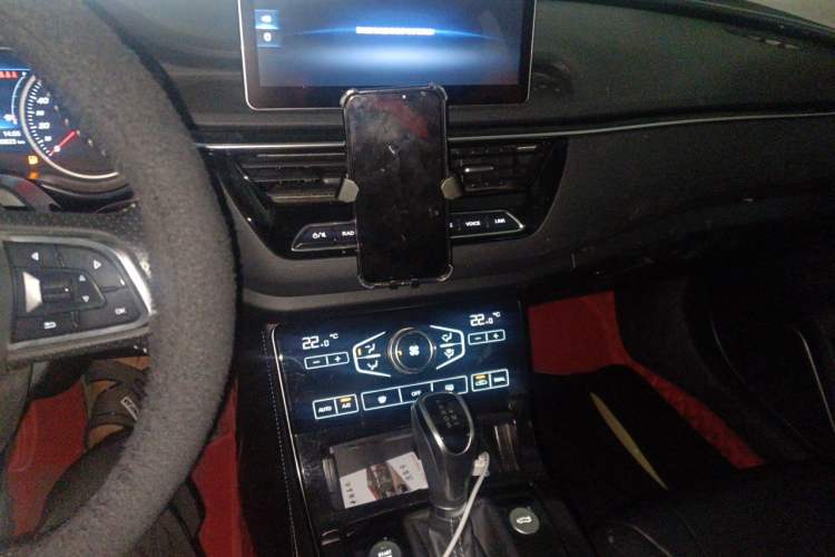 Used Hongqi H5 2019 30TD Dynamic Edition Audio And AC Panel