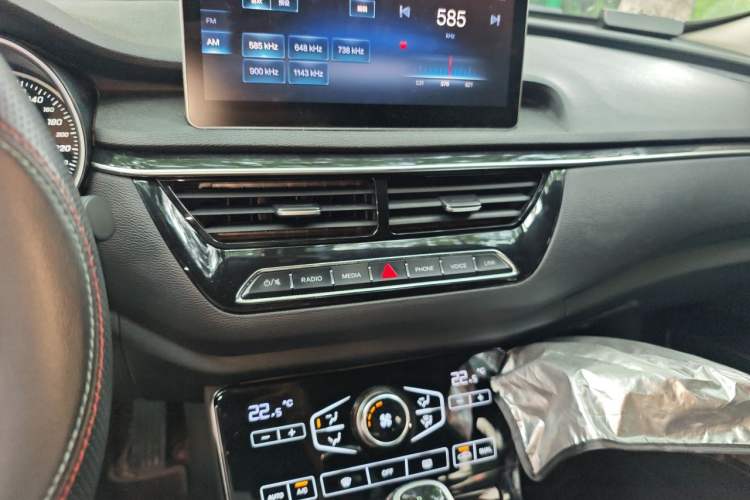 Used Hongqi H5 2019 30TD Dynamic Edition Audio And AC Panel