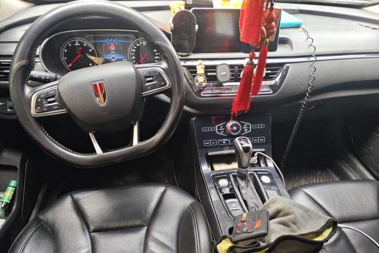 Used Hongqi H5 2019 30TD Dynamic Edition Center Console