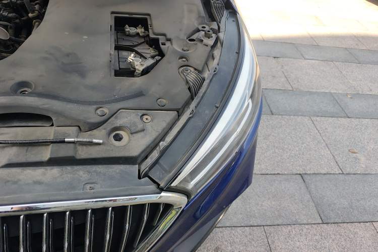Used Hongqi H5 2019 30TD Smart Connect Dynamic Edition Engine Bay Left