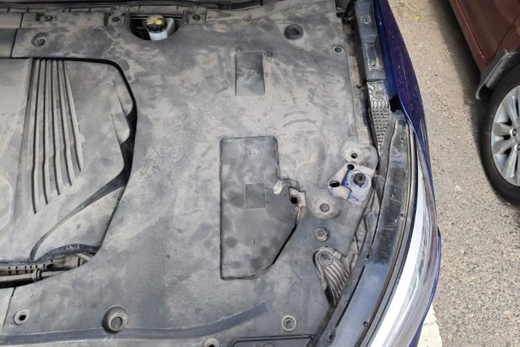 Used Hongqi H5 2019 30TD Dynamic Edition Engine Bay Left