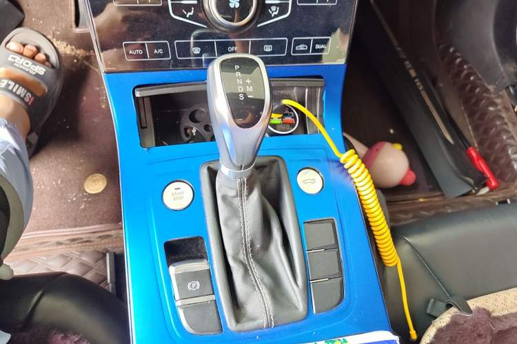Used Hongqi H5 2019 30TD Dynamic Edition Gear Lever