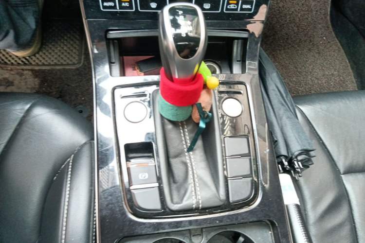 Used Hongqi H5 2019 30TD Dynamic Edition Gear Lever