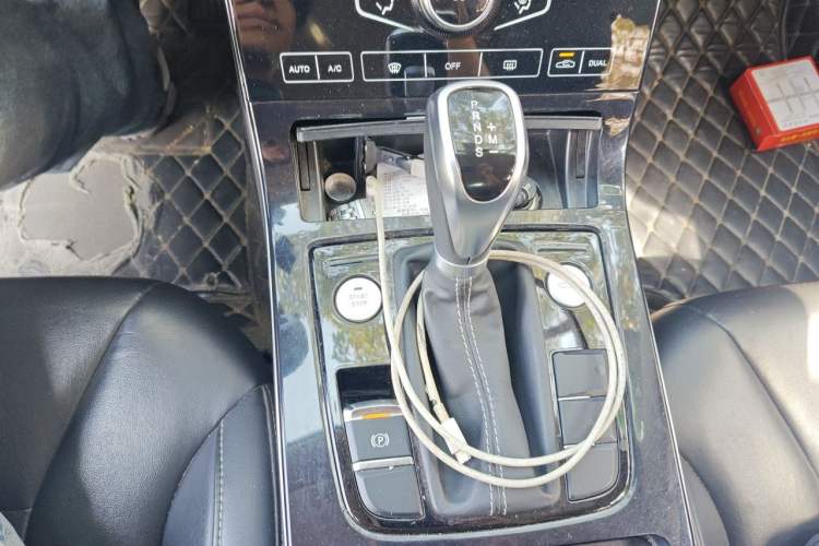Used Hongqi H5 2019 30TD Dynamic Edition Gear Lever