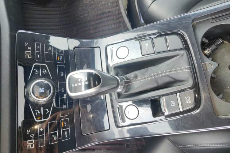 Used Hongqi H5 2019 30TD Smart Connect Dynamic Edition Gear Lever