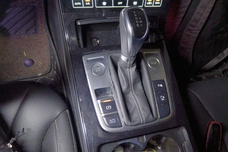 Used Hongqi H5 2019 30TD Smart Connect Enjoy Edition Gear Lever