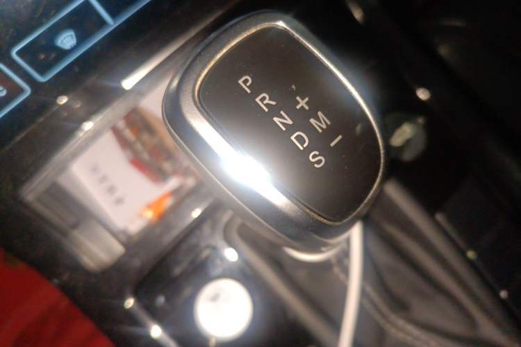 Used Hongqi H5 2019 30TD Dynamic Edition Gear Lever
