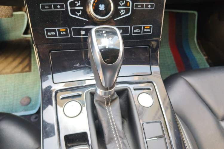 Used Hongqi H5 2019 30TD Dynamic Edition Gear Lever