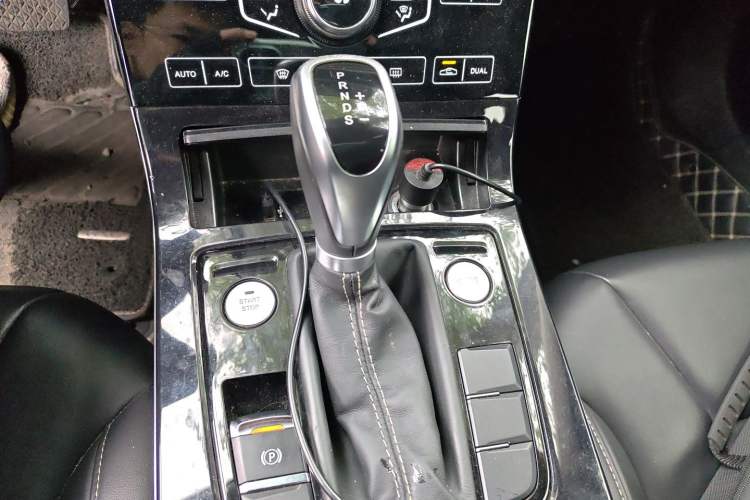 Used Hongqi H5 2019 30TD Dynamic Edition Gear Lever
