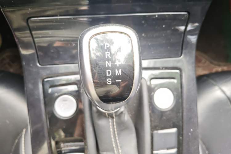 Used Hongqi H5 2019 30TD Dynamic Edition Gear Lever