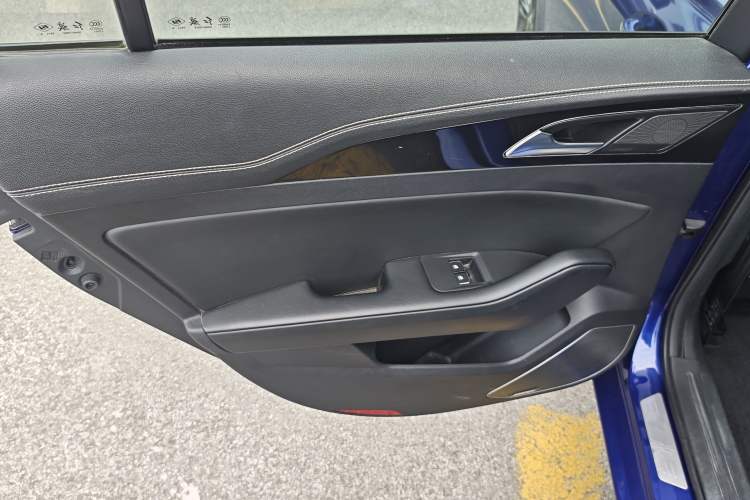 Used Hongqi H5 2019 30TD Smart Connect Dynamic Edition Interior 8