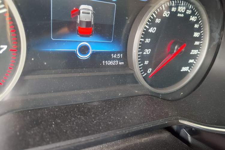 Used Hongqi H5 2019 30TD Dynamic Edition Odometer Close Up