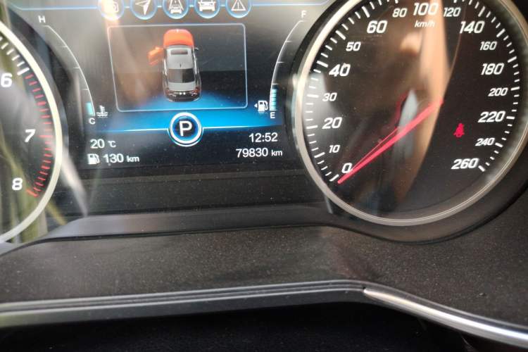 Used Hongqi H5 2019 30TD Smart Connect Enjoy Edition Odometer Close Up