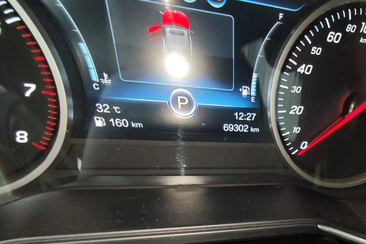 Used Hongqi H5 2019 30TD Dynamic Edition Odometer Close Up