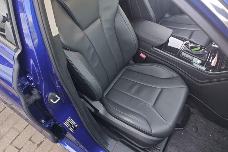 Used Hongqi H5 2019 30TD Smart Connect Dynamic Edition Right Front Seat