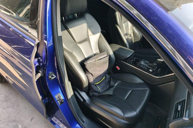 Used Hongqi H5 2019 30TD Dynamic Edition Right Front Seat